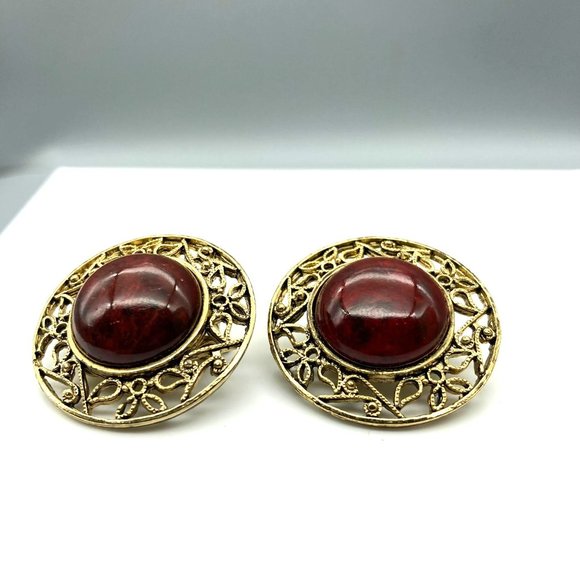 Vintage Burgundy Cabochon Earrings in Gold Tone Filigree Frame Clip Ons, Chic - Picture 4 of 5